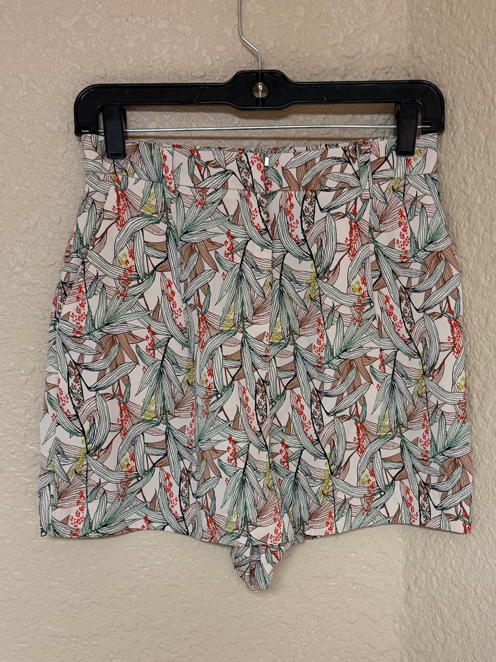 4/$20 H&M High-Waist Printed Shorts - White with Green & Coral Accents